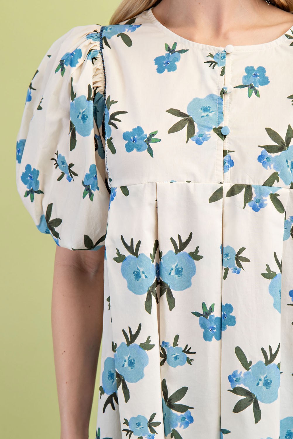 Floral Button Pleated Top