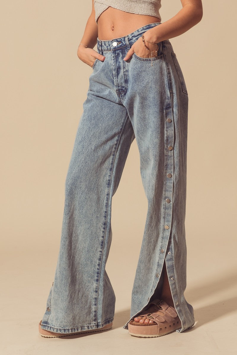 On Trend Button Leg Jeans